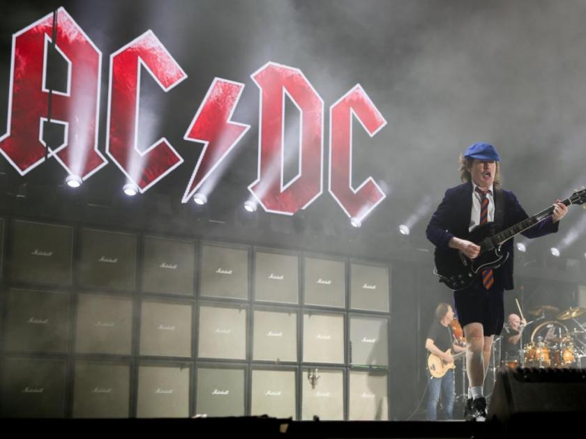 Le groupe AC/DC annonce la mort de son premier batteur - SWI swissinfo.ch