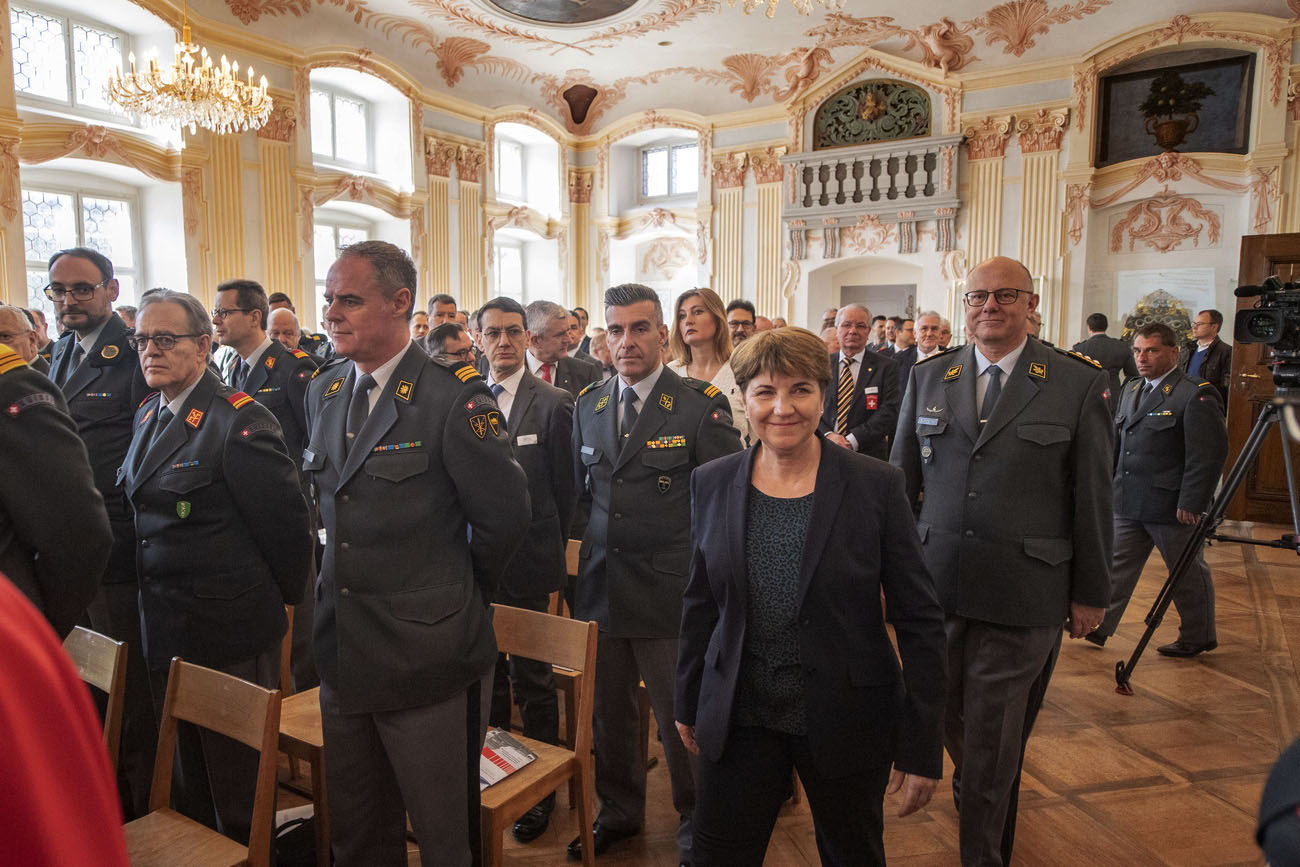 2019年與瑞士軍官協會舉行會議。