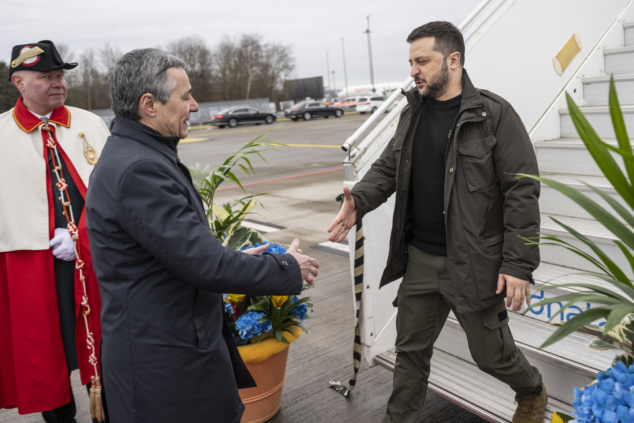 Wolodimir Selenski und Ignazio Cassis begrüssen sich