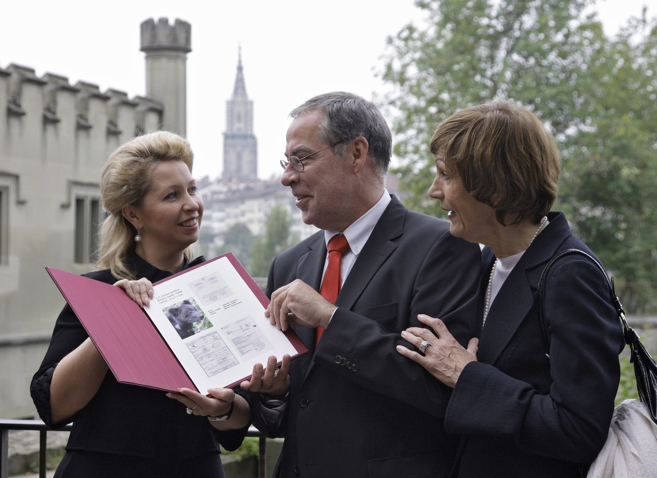 Former Russian first lady Svetlana Medvedeva, with Bern mayor Alex Tschaeppaet