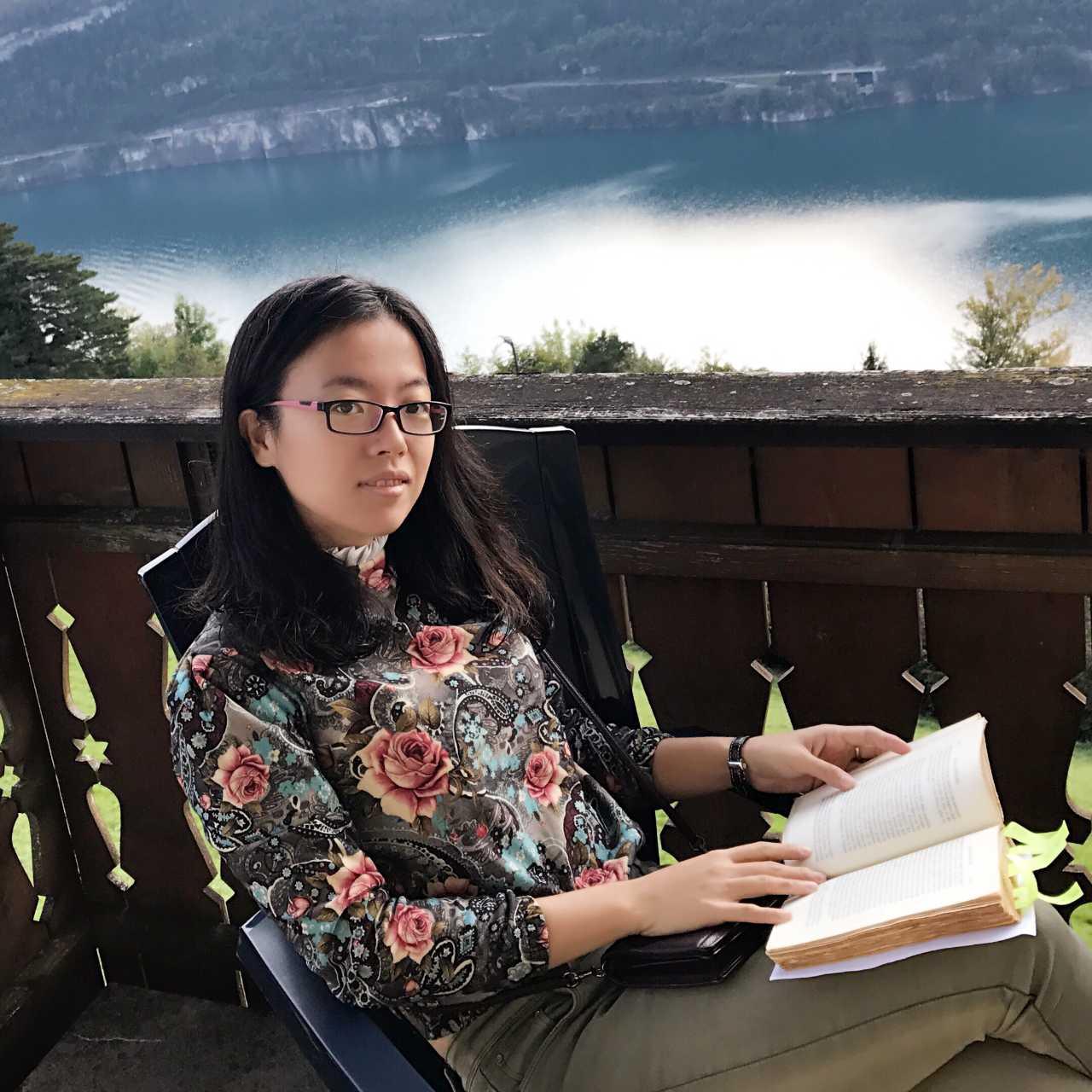 作者在阅读半个世纪前的瑞士人日记。