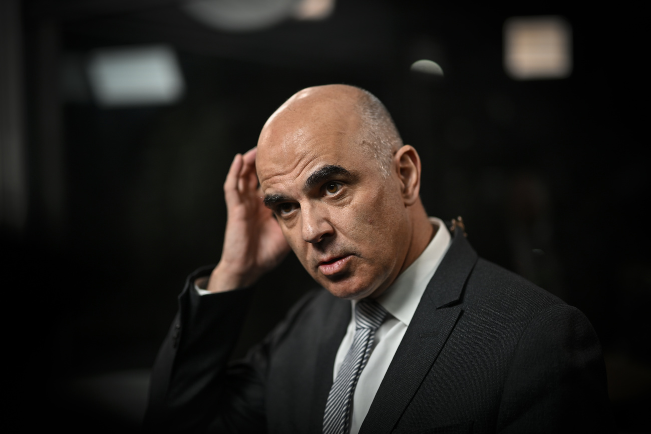 Alain Berset se gratte le crâne au WEF 2023