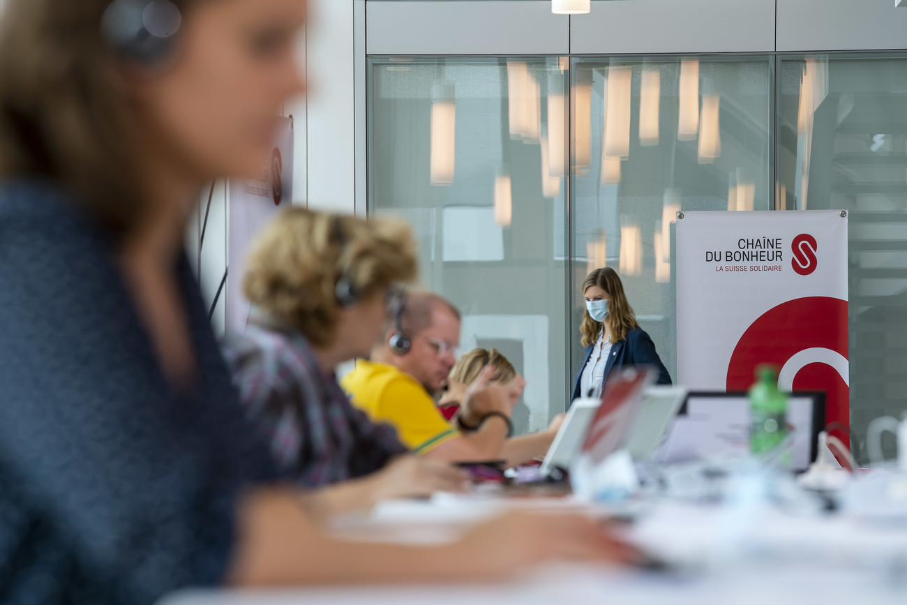 centre d appel de la chaîne du bonheur