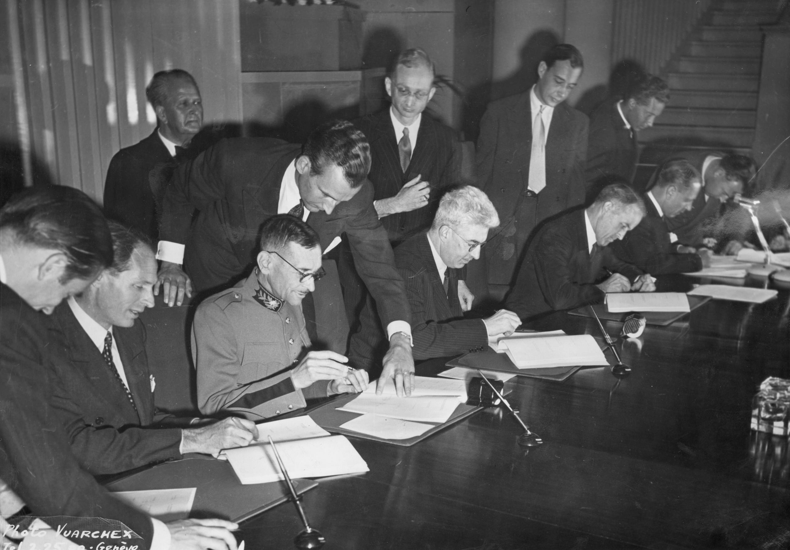 1949年に調印されたジュネーブ諸条約は、発効前から朝鮮半島で困難に遭遇した