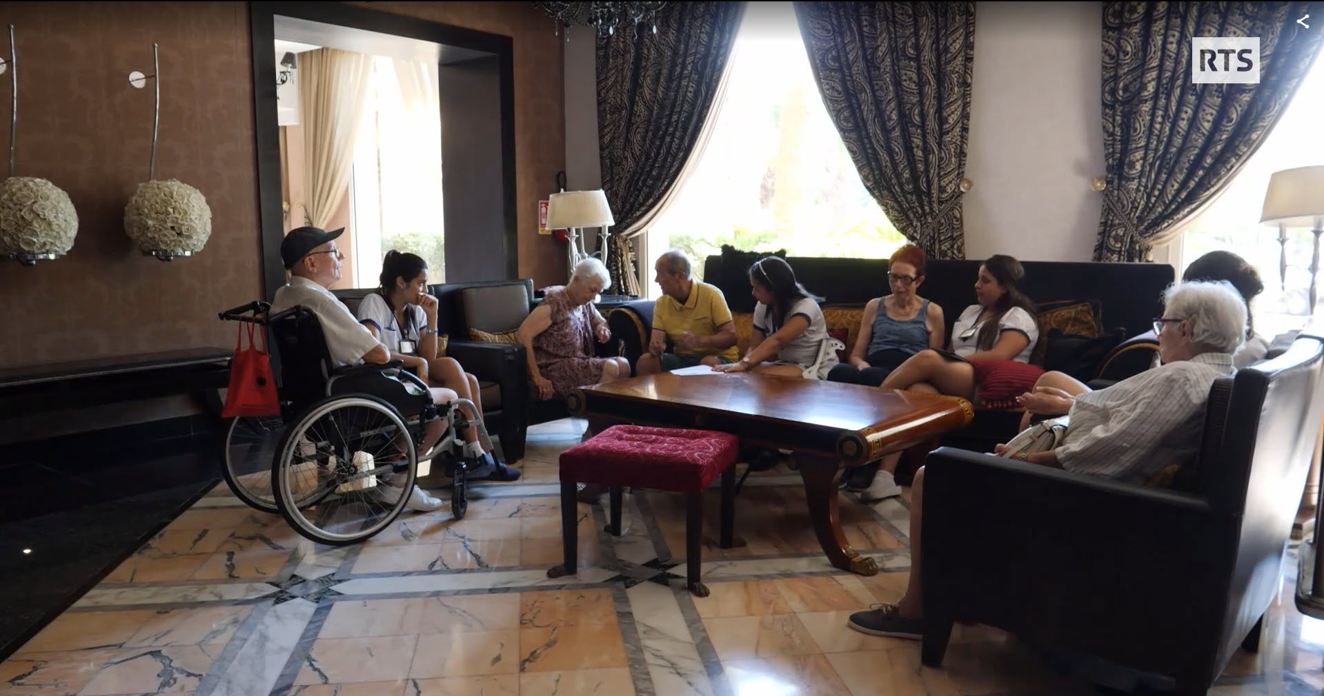 Des séniors dans un hôtel tunisien transformé en EMS