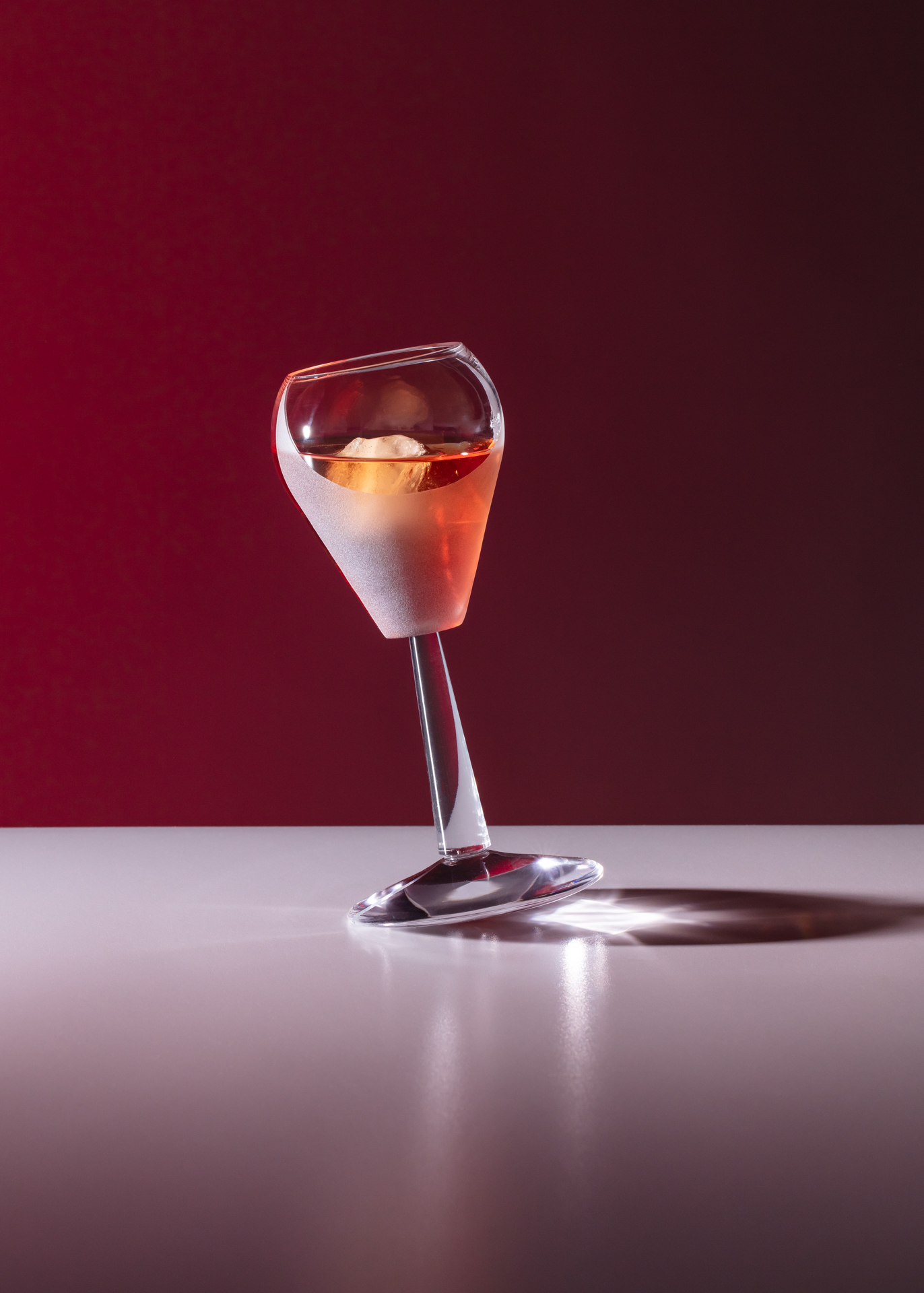 Cocktail con Zafferano, Succo di limone, Marmellata di ciliege, Prosecco.