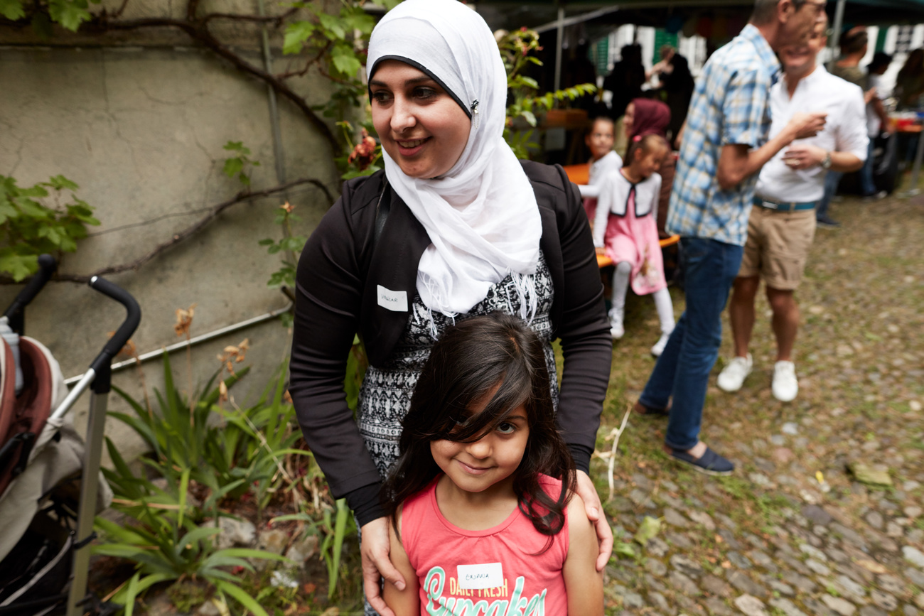 une femme voilée et sa fille