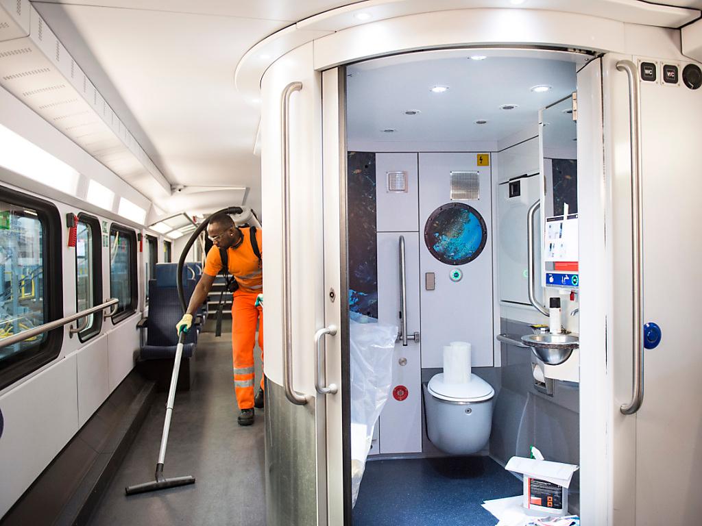 nettoyage dans un train