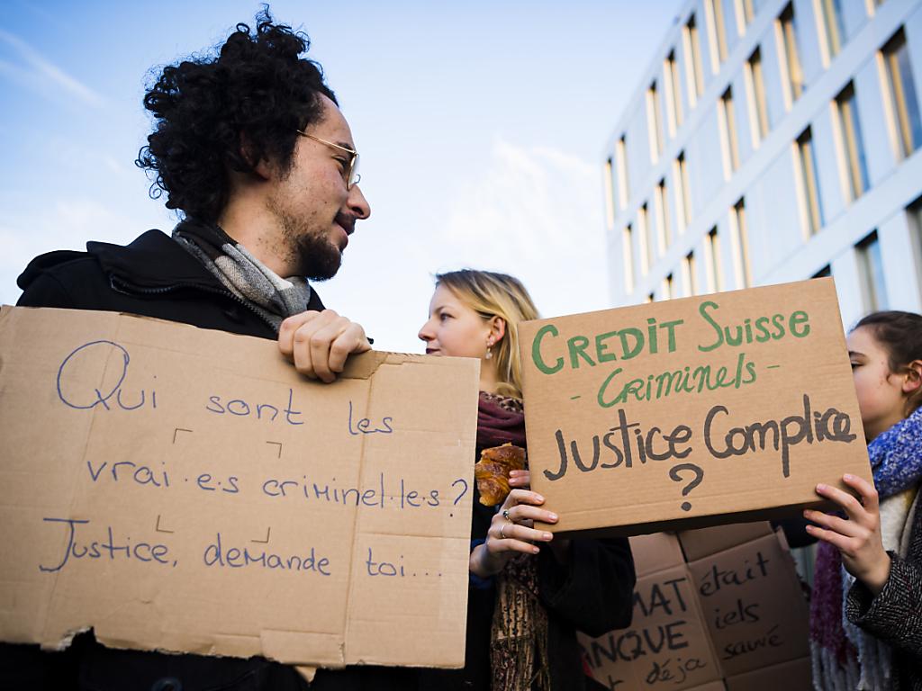 Manif contre le Crédit Suisse