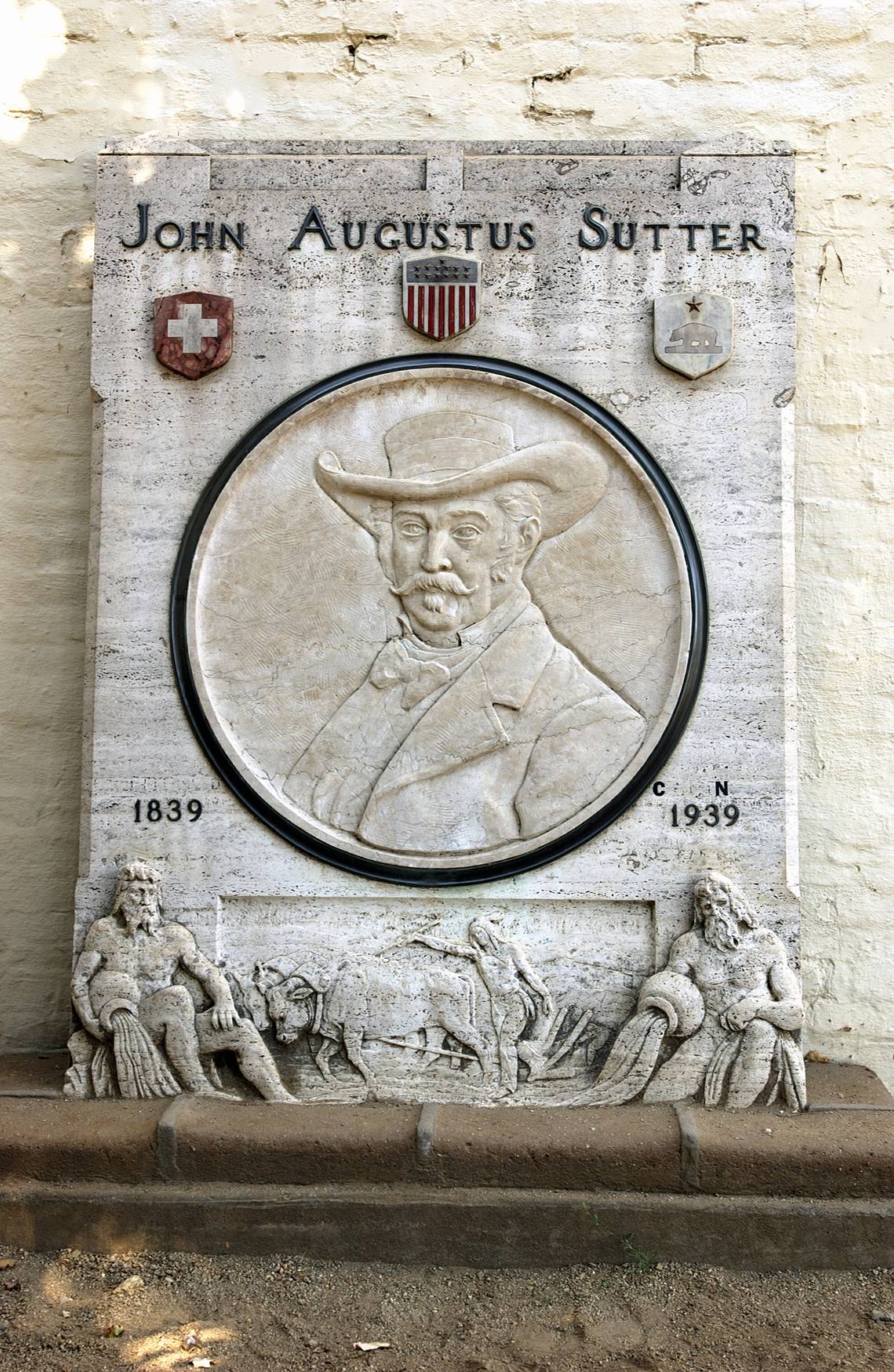 Denkmal für John Sutter im Fort Sutter, das von ihm gegründet wurde
