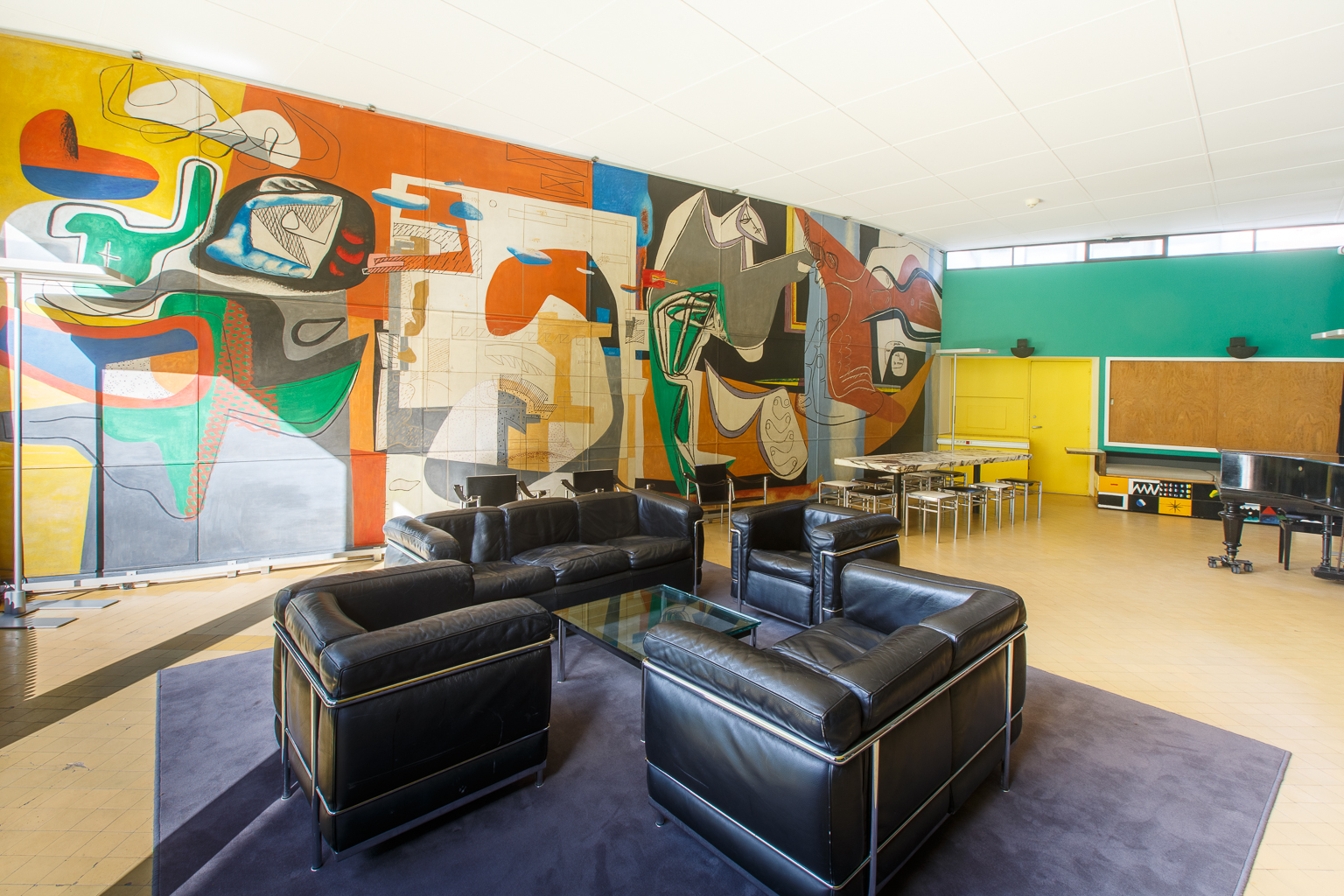 瑞士館客廳的“畢卡索式”畫作。