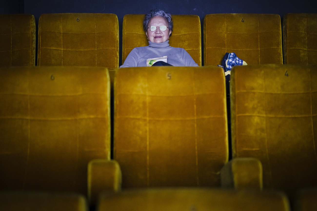 une femme au cinéma