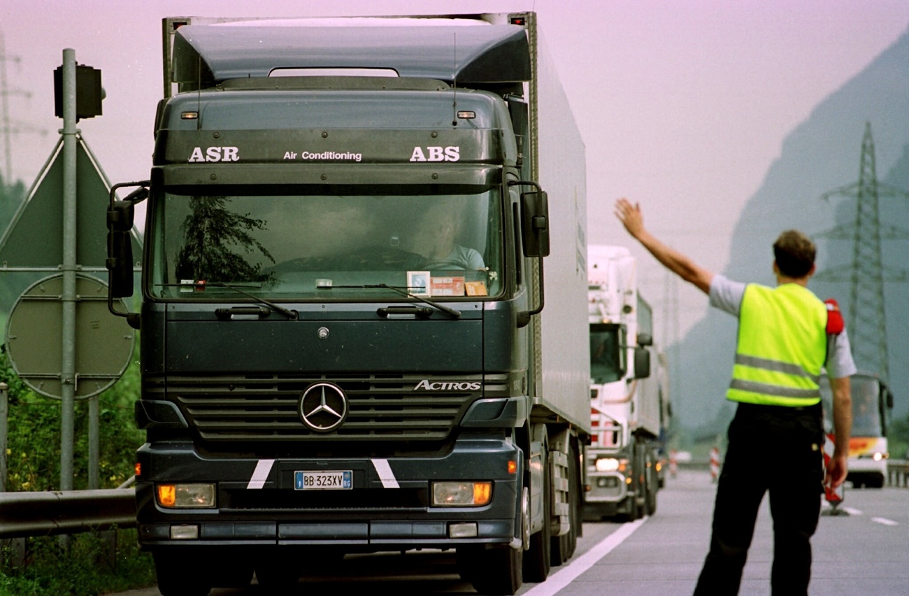 Trasporti pericolo attraverso la Svizzera (e le sue gallerie).