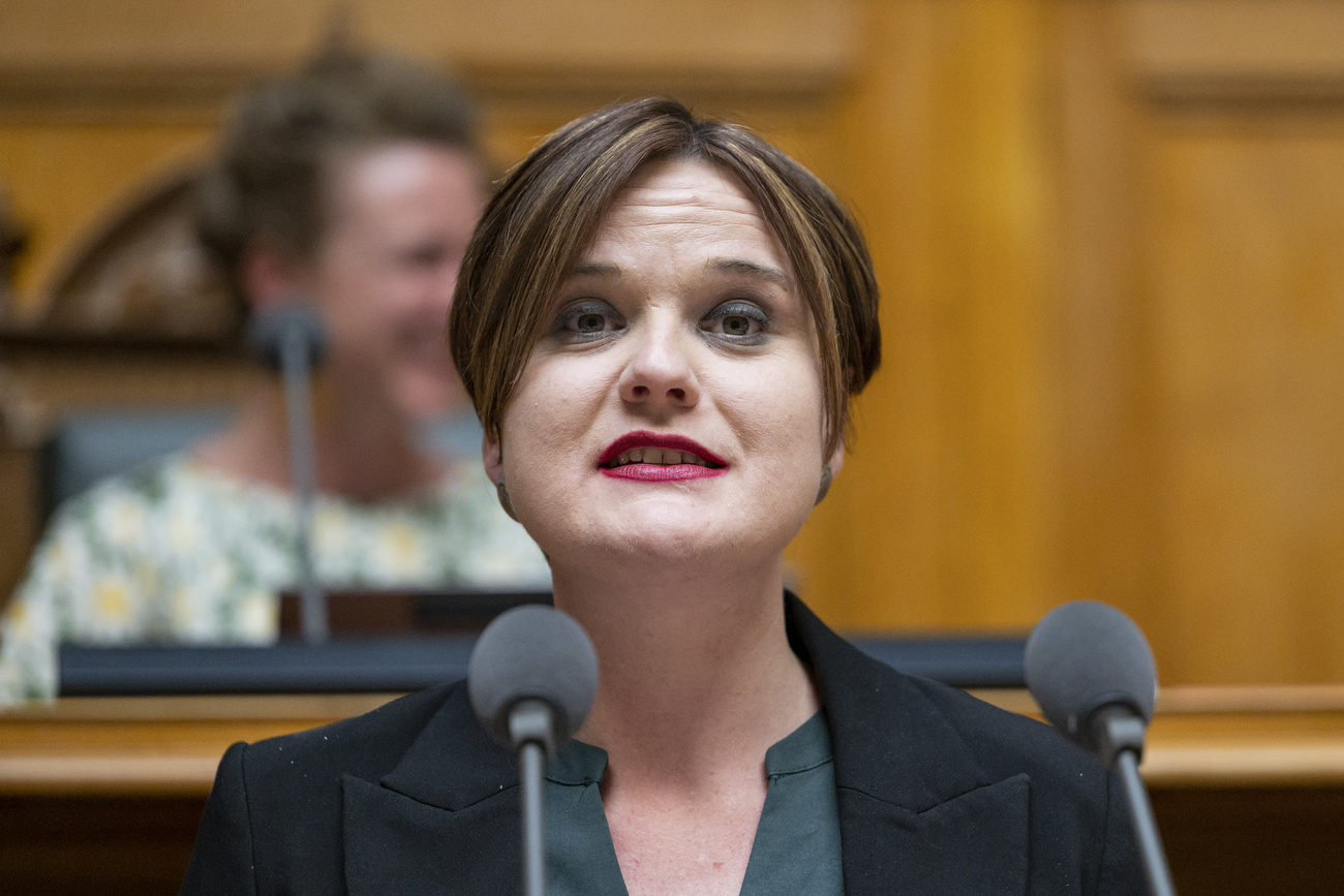 巴塞爾社民主黨議員Sarah Wyss因為祖母是法國人,因而獲得法國國籍。