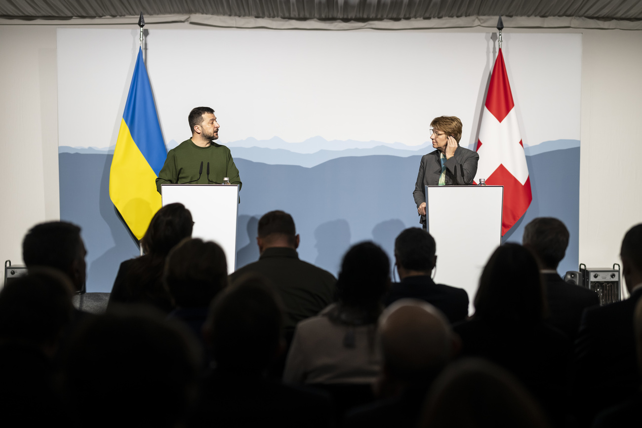 Selenski und Amherd bei einer Pressekonferenz