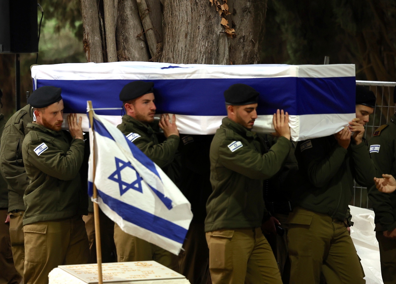 Ci sono morti anche tra le forze armate di Tel Aviv.