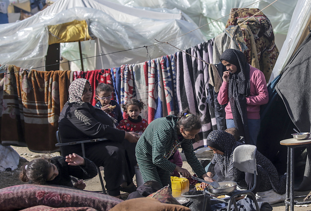 Palestinians displaced in Gaza Strip.