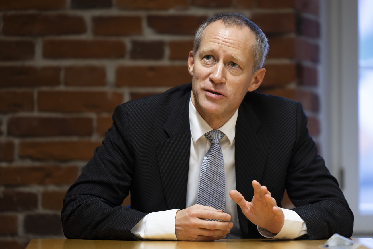 Staatssekretär Markus Mäder an einer Pressekonferenz