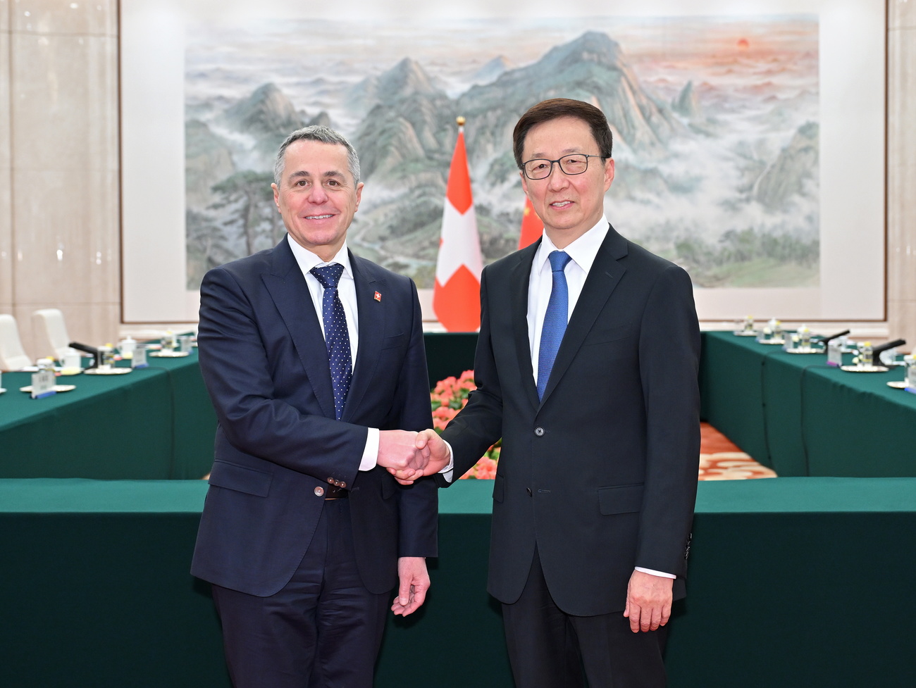 Ignazio Cassis accolto dal vice presidente cinese Han Zheng.