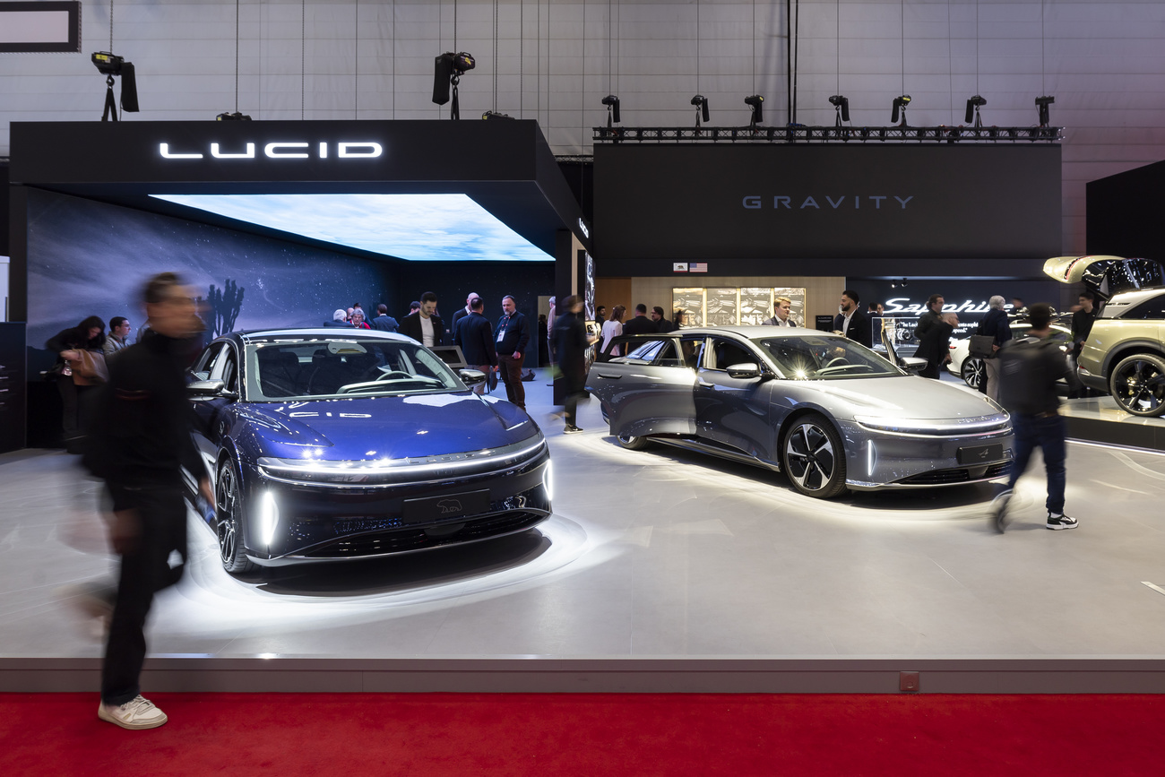 Le stand de la marque Lucid au Salon de l'automobile de Genève