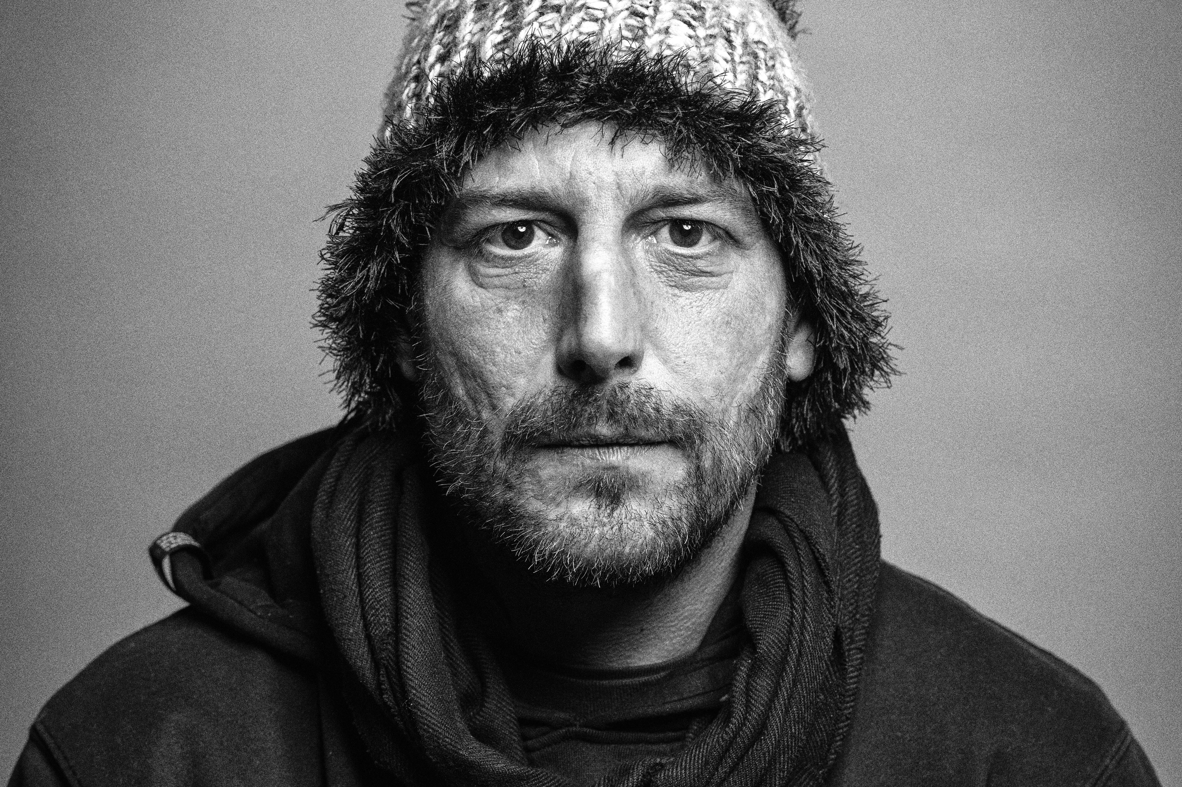 Marco,42岁,希望能重新开始,有一份工作,一个住处。