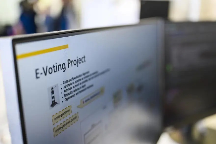 Bildschirm mit Anmeldeseite für E-Voting