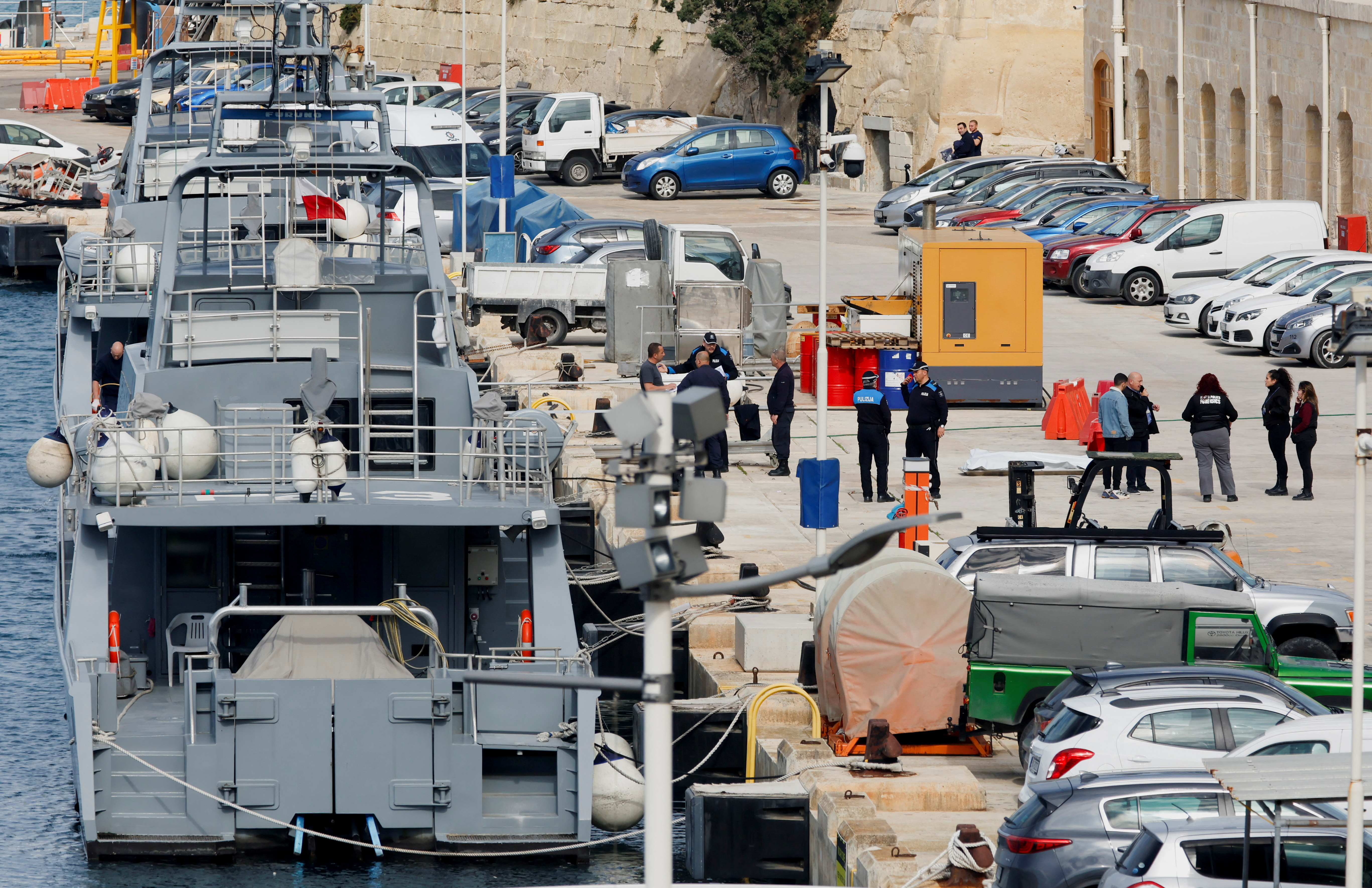 Five migrants die as boat capsizes during rescue off Malta - SWI ...