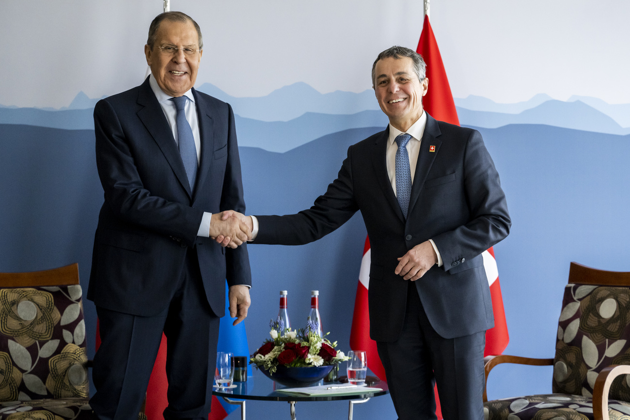 Sergei Lavrov shaking hands with Ignazio Cassis