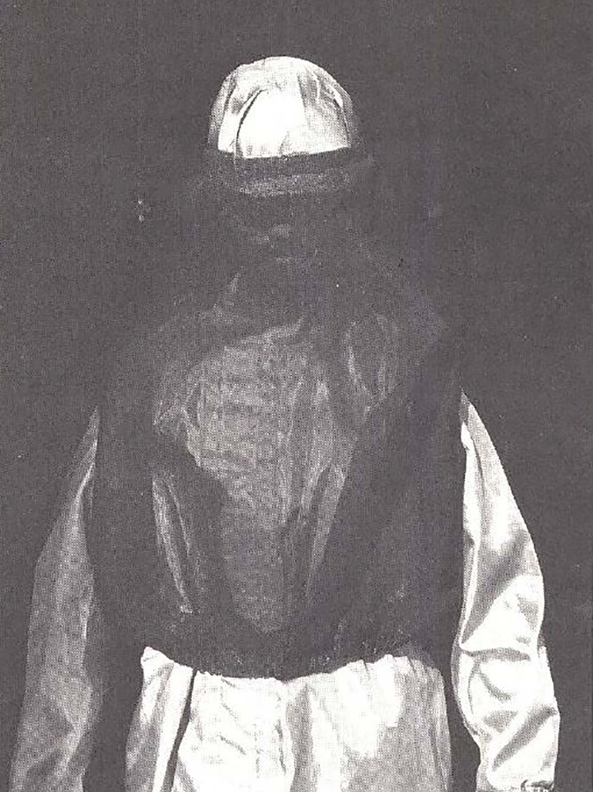 1982年，PTT推出了一种防止发射机电磁场的防护服。防护罩的黑色金属网格几乎不影响视线，“就像戴着太阳镜工作一样”。