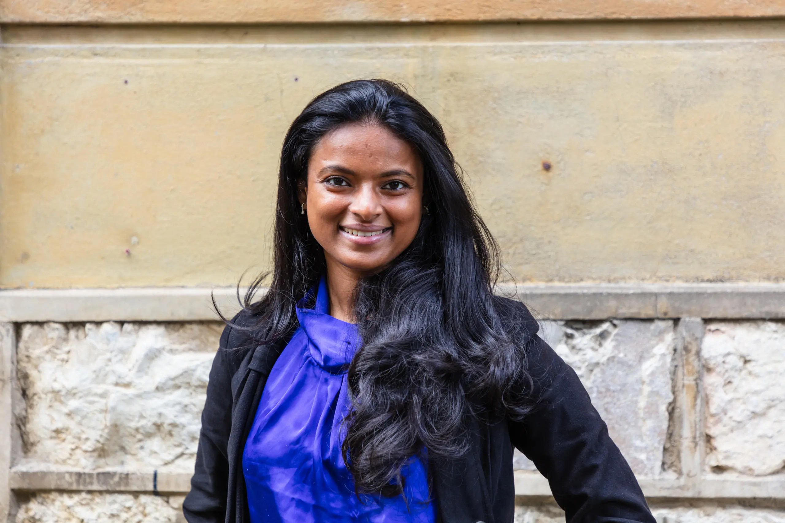 蘇蘭吉卡·賈亞拉特納在她的研究中採訪了12名來自斯里蘭卡被收養的成年人。 對某些人來說，她是他們談論自己故事的第一個斯里蘭卡人。