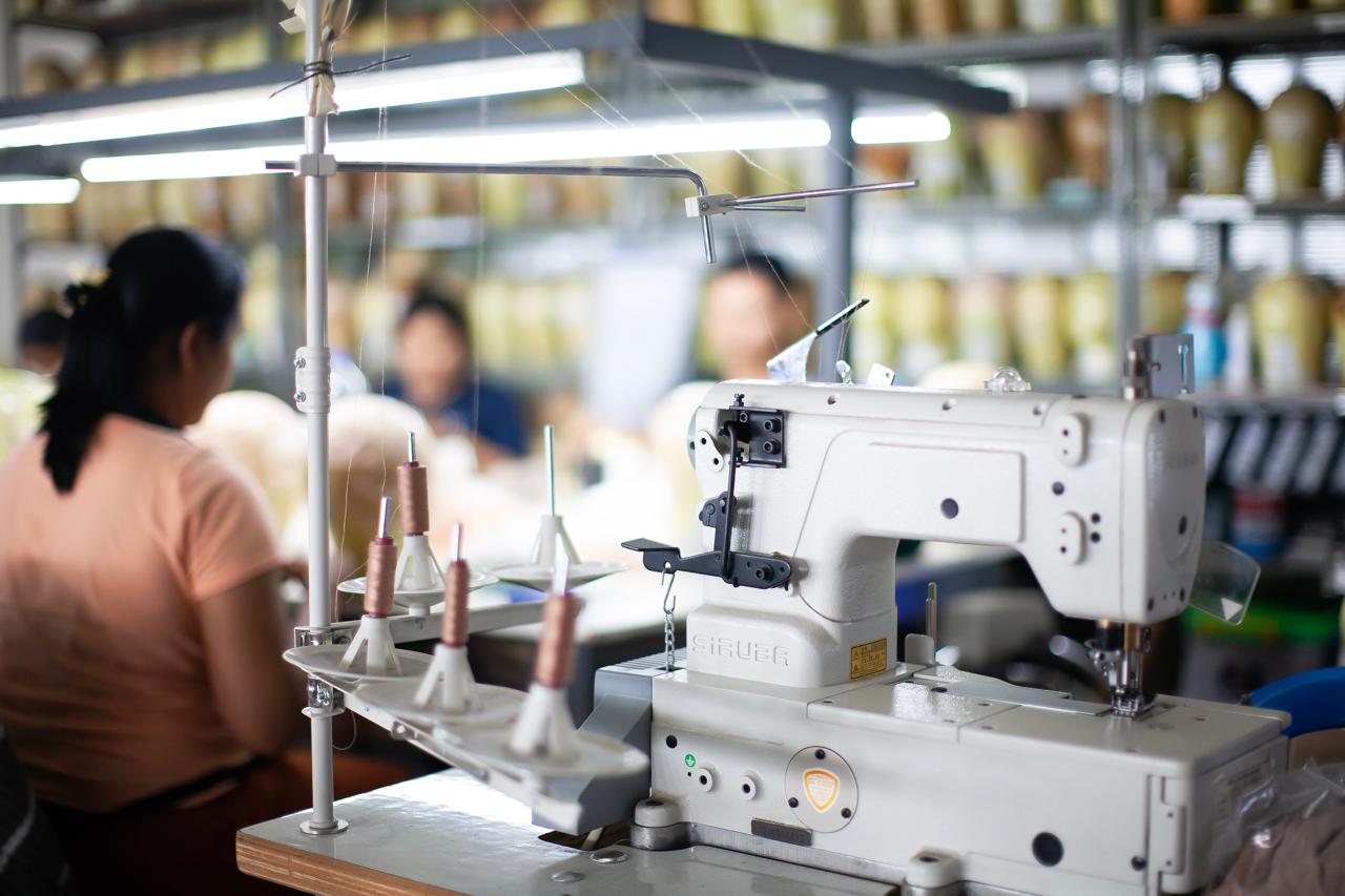 На острове Бали он организовал обучение работников, так и конвейерное производство париков самых разных модификаций