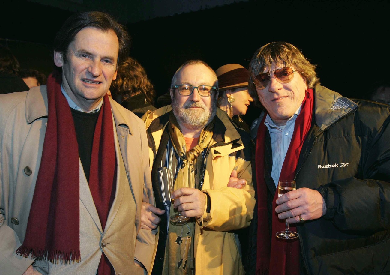 Actor Max Ruedlinger, director Clemens Klopfenstein and dialect rocker Polo Hofer, from left to right, at the opening screening of "Die Vogelprediger oder das Schreien der Moenche" (The bird preachers or the cries of the monks) at the 40th Solothurn Film Festival in January 2005.