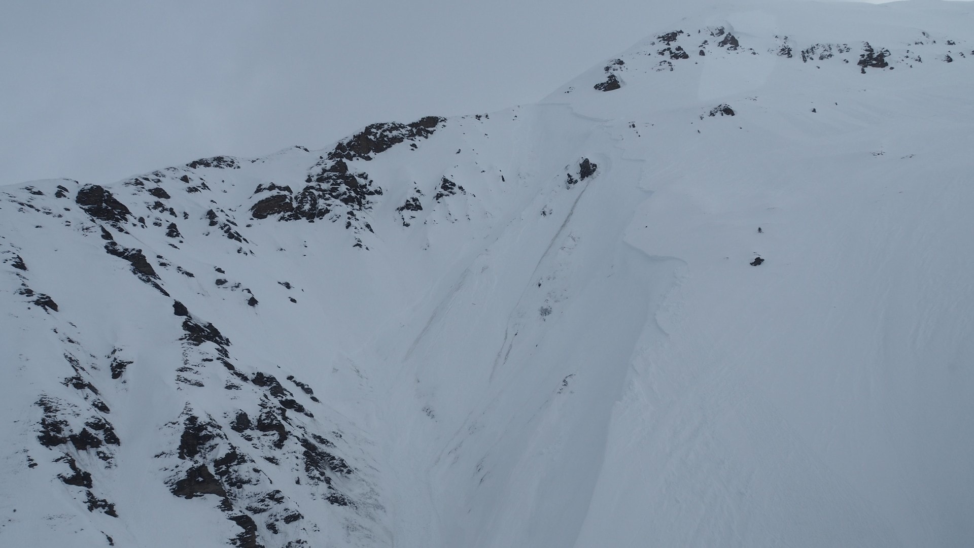 Two ski tourers died in an avalanche at La Fouly, canton Valais, on January 24, 2024.