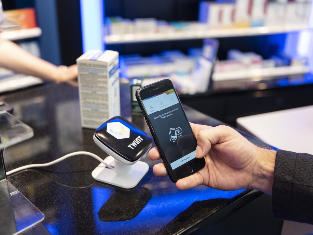 Swiss fintech sector thrives with record number of companies - SWI  swissinfo.ch