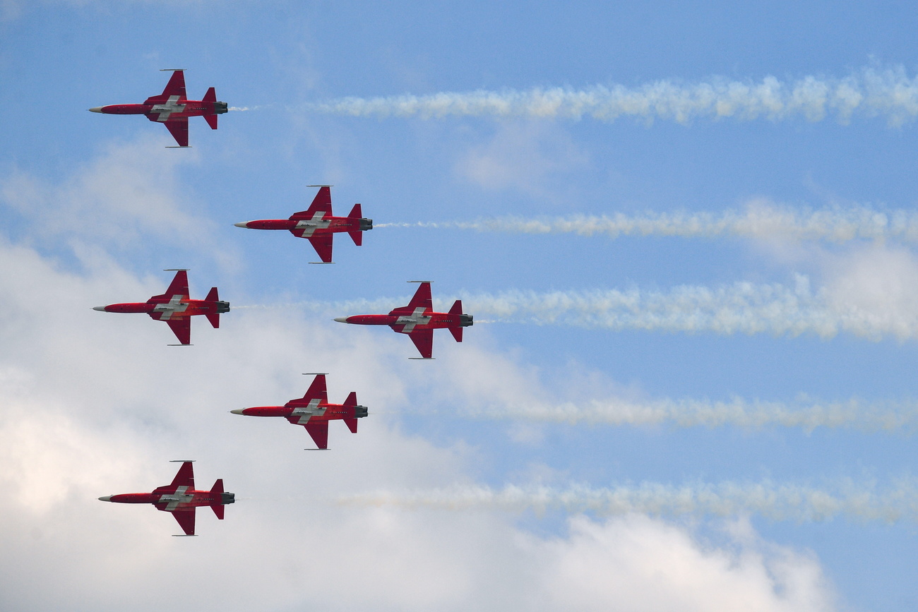 La Patrouille Suisse in volo.