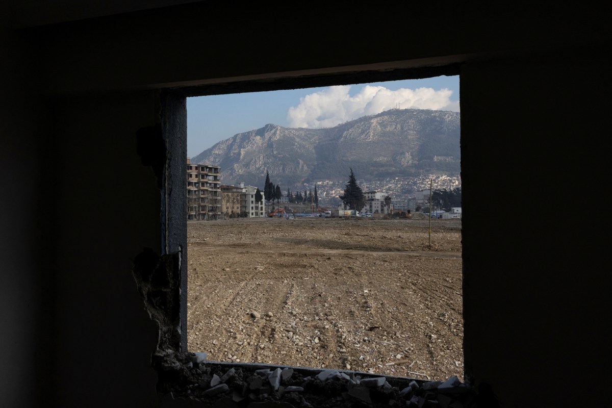 Shock and confusion as Turkey seizes earthquake survivors' homes - SWI ...