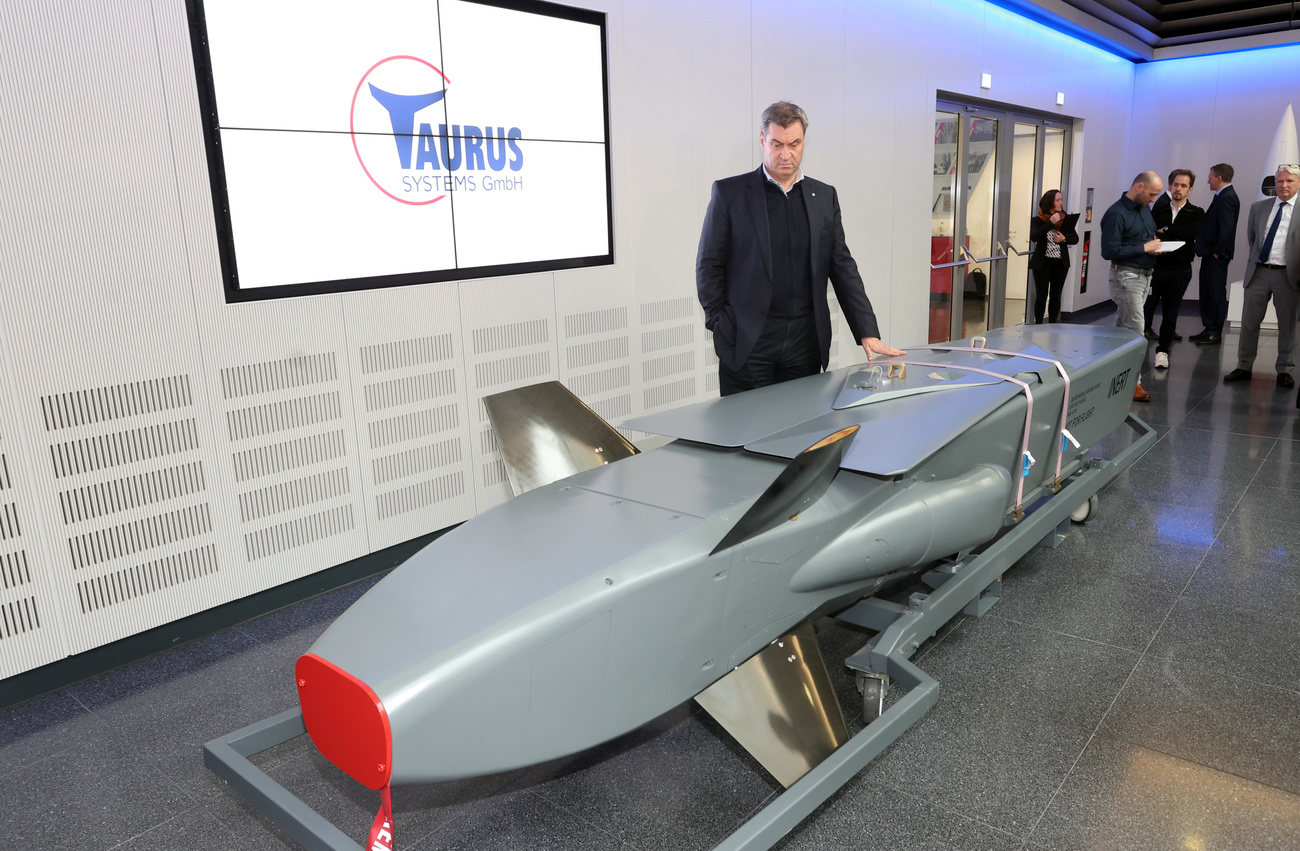 ракета имеет радиус действия в 500 км, и она вполне могла бы долететь даже до Кремля.