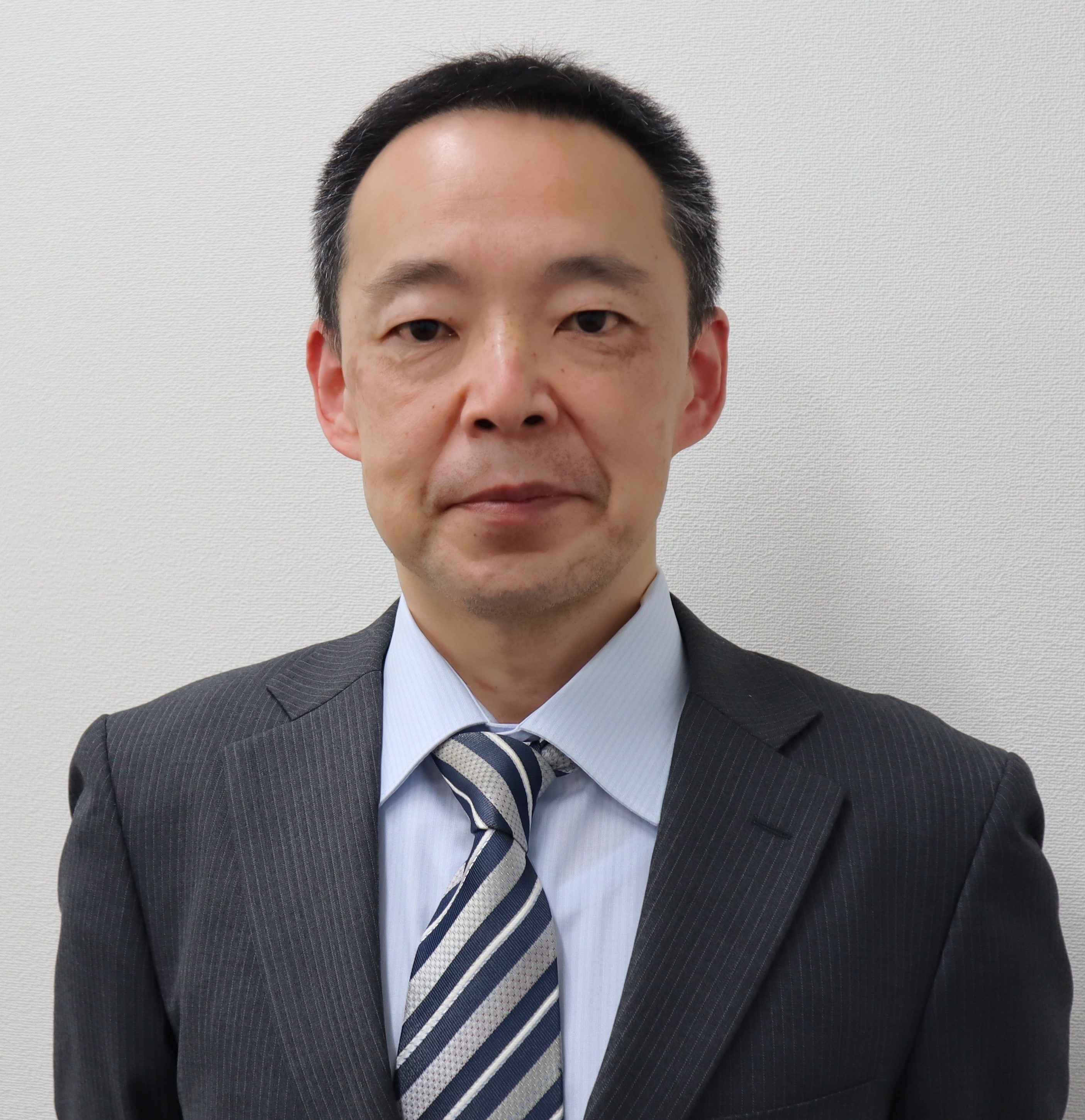 Манабу Шимасава – профессор экономики в Университете Канто Гакуин.