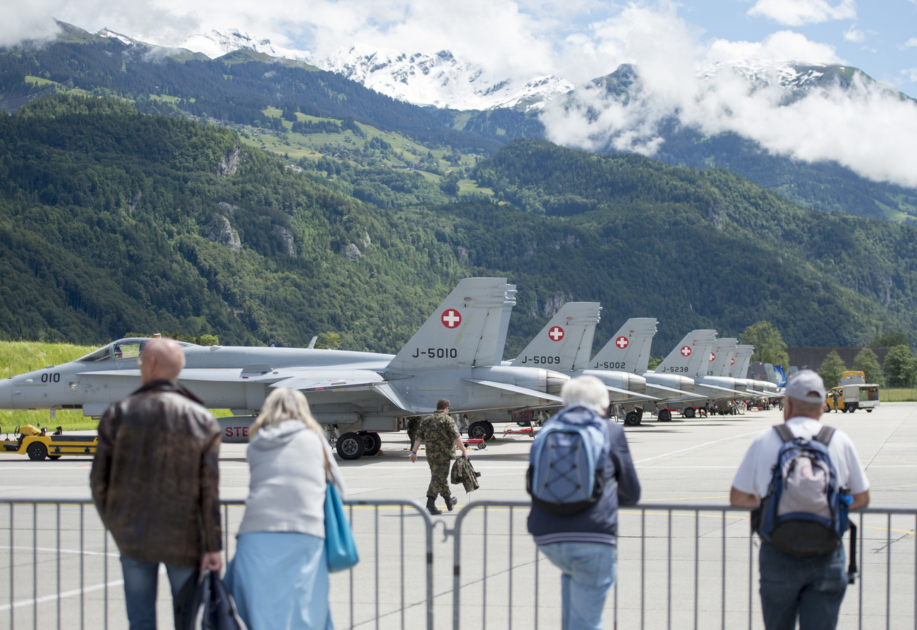 Kampfjets in Meiringen