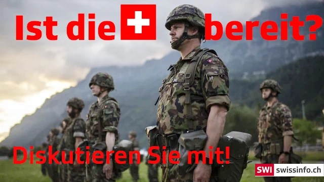 Schweizer Soldaten im Tarnanzug in den Bergen