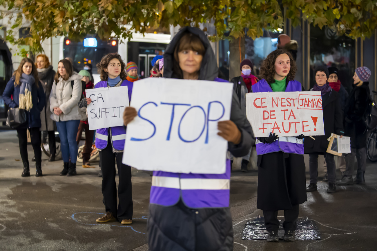 Frauen protestieren gegen Gewalt an Frauen.