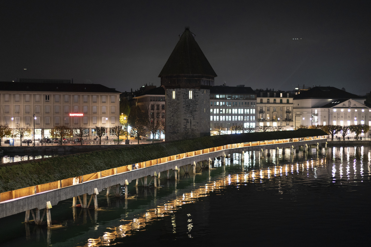 Vue de Lucerne la nuit