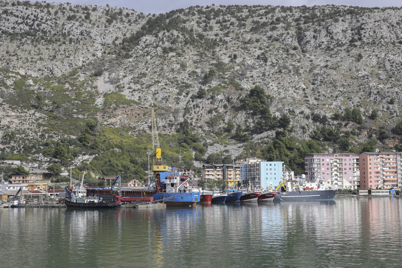 Il porto commerciale di Shengjin.