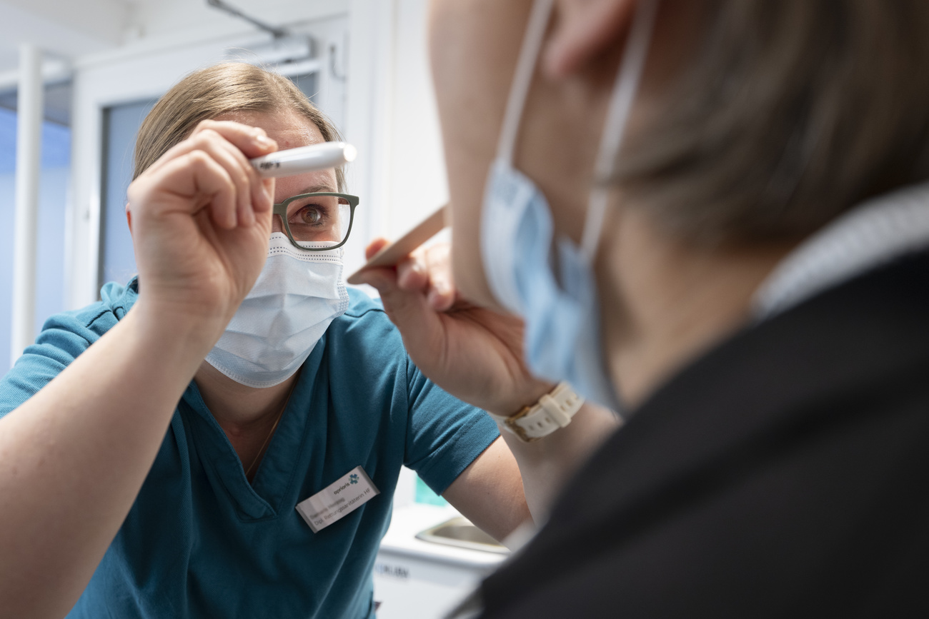 eine Patientin wird untersucht