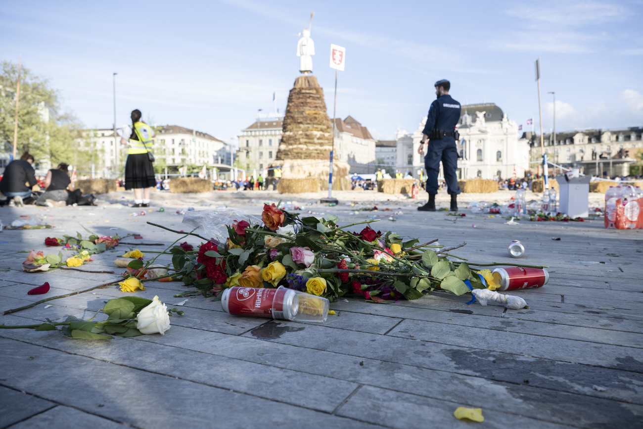 Place vide autour du bonhomme hiver à Zurich