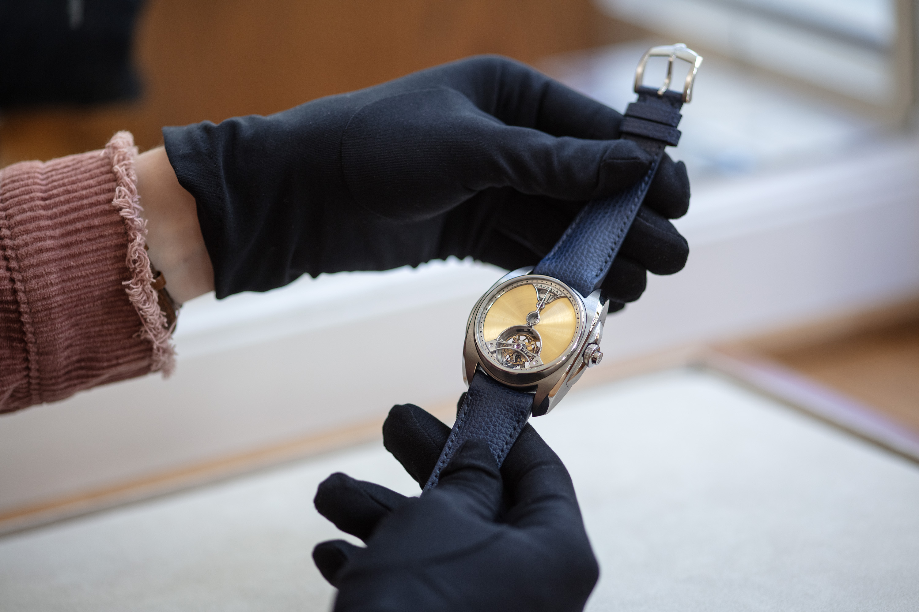 2018年，Rexhep Rexhepi制作的首款“当代天文台表”(Chronomètre contemporain)荣获日内瓦制表大奖赛男士腕表奖。