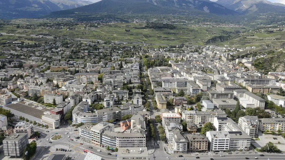 The cantonal capital of Valais, Sion, is also a hotspot in terms of population growth.