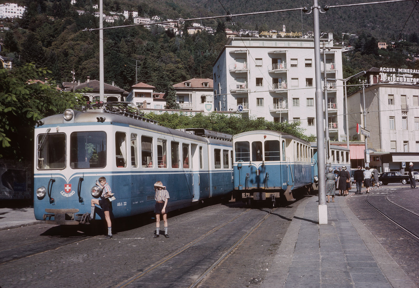 Train dans les rues de Locarno