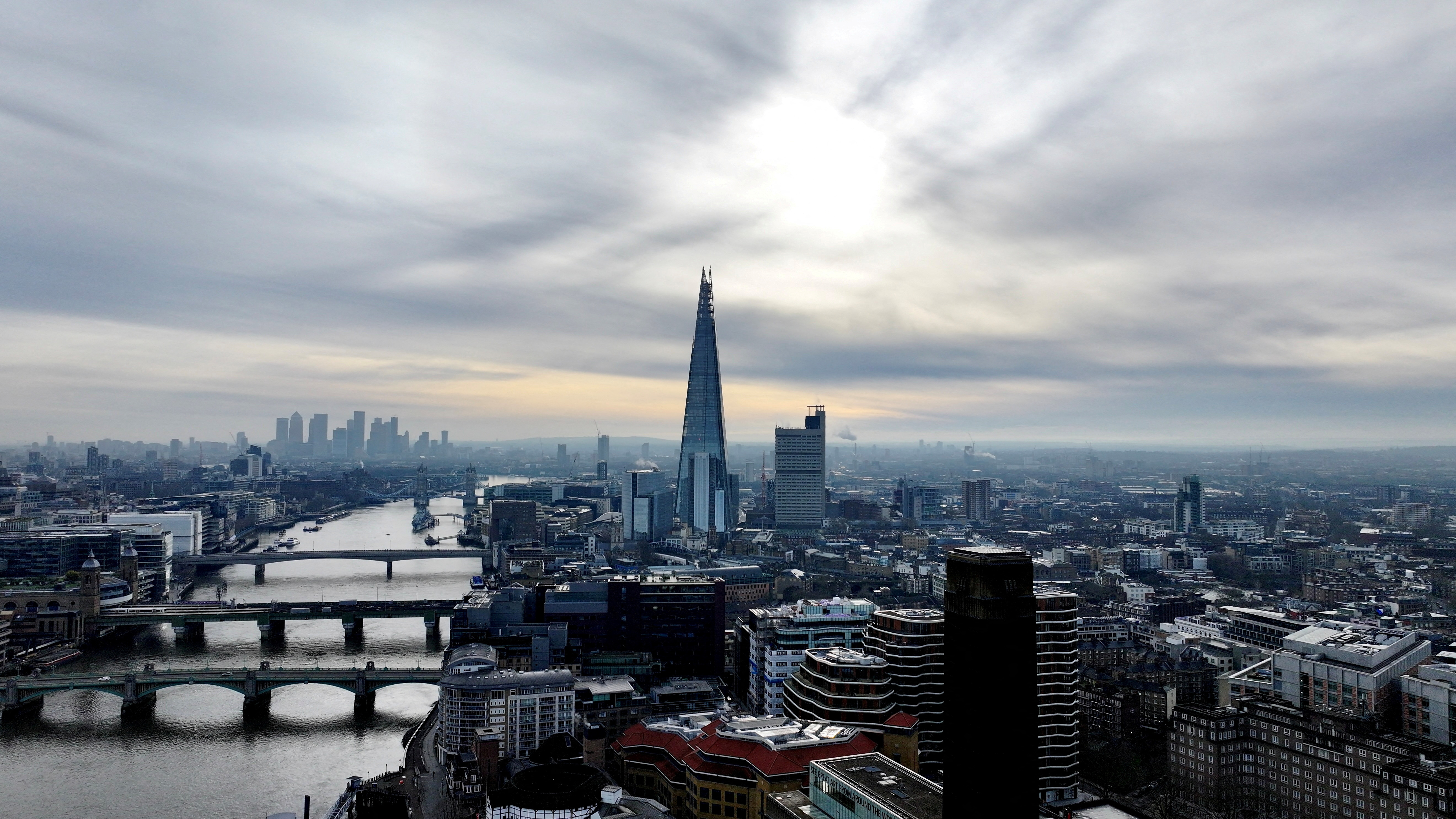 UK debt chief warns scale of borrowing leaves challenge for successor - Vimarsana News