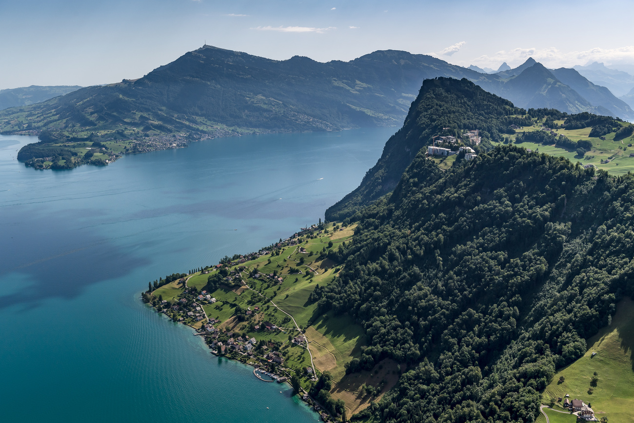 lago e montagna